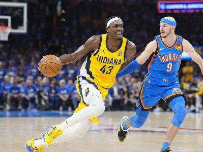 西亚卡姆在加拿大队比赛中重要助攻，反败为胜引发热议！观众掌声雷动(富勒姆对狼队比赛结果)-九游娱乐APP